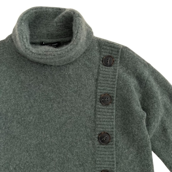 Saks Fifth Avenue Green 100% Cashmere Asymmetrical Turtleneck Button Sweater S - Picture 3 of 10